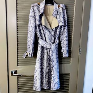 Few Moda- Python print trench coat